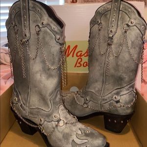 Women’s size 9 gray boots